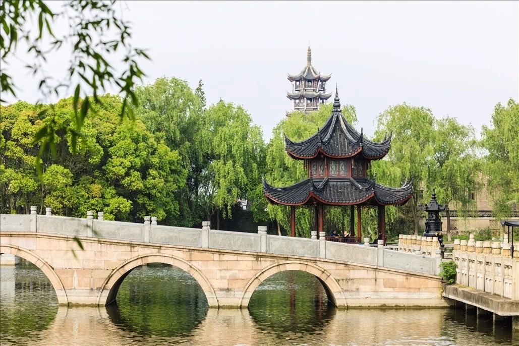 古鎮(zhèn)最美季節(jié)，你就是畫中人