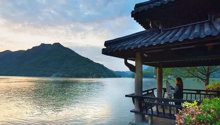 10家遺世獨立的湖畔民宿，感受盛夏的一股清涼