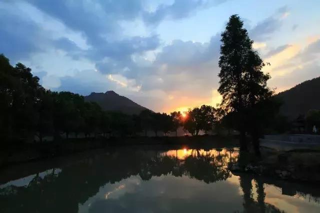 10家遺世獨立的湖畔民宿，感受盛夏的一股清涼