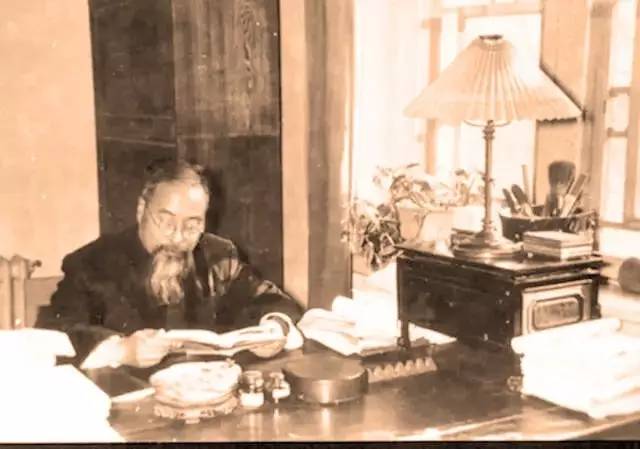 名人書房欣賞：遠(yuǎn)離塵世的一個(gè)美妙的書房