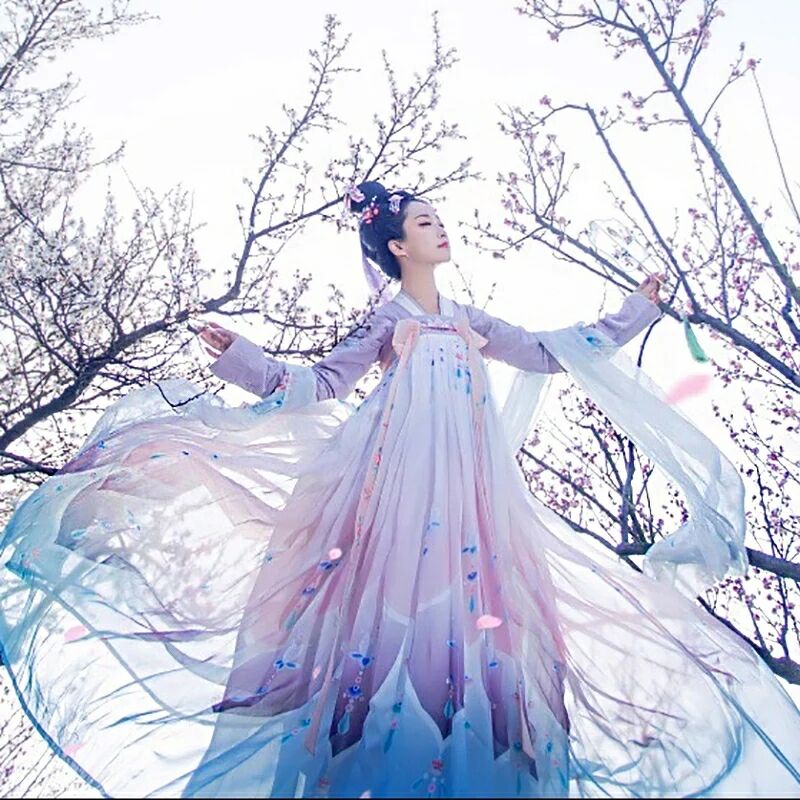 古風優(yōu)美淡雅，仙氣縹緲漢服