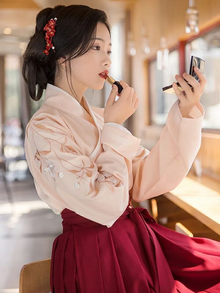 行香子中國(guó)風(fēng)漢服，優(yōu)雅絕代風(fēng)華