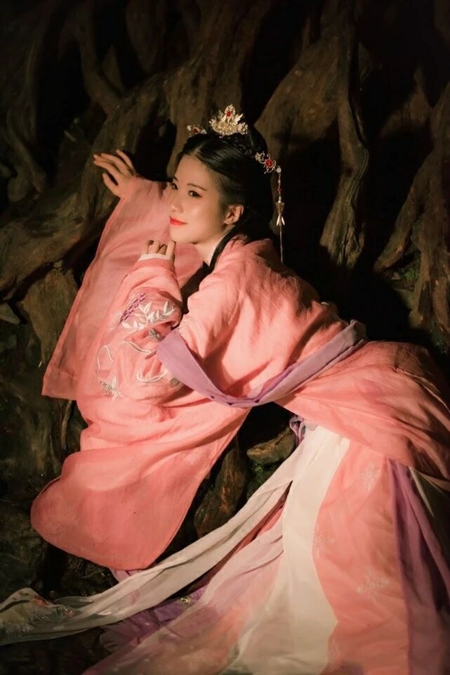 粉紅齊腰襦裙?jié)h服，魏晉風(fēng)大袖衫彩虹裙圖片