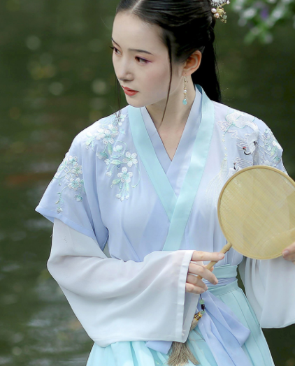 淺交領半臂雙鶴刺繡，改良漢服襦裙