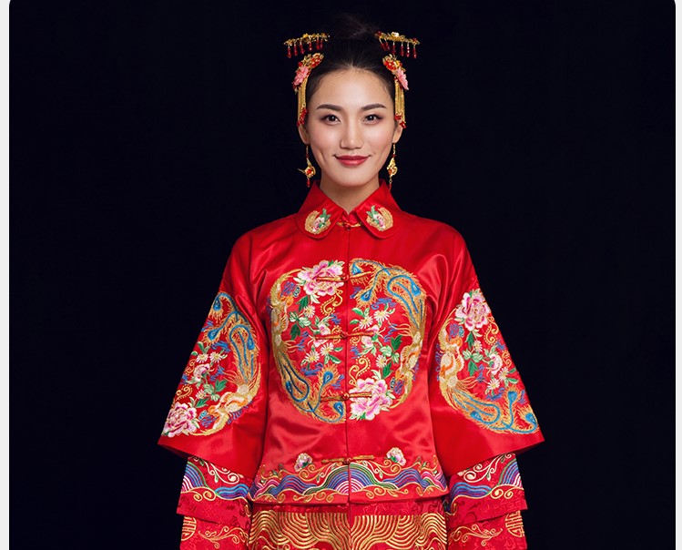金玉良緣中式禮服，鳳穿牡丹新娘禮服