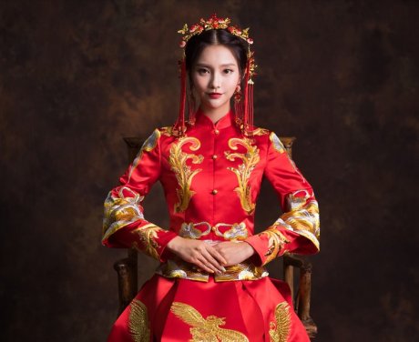 傳統(tǒng)吉祥中式禮服，奢華鳳凰新娘禮服