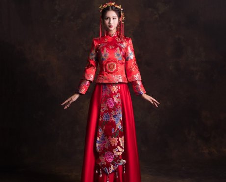 鳳戲牡丹圖案新娘結(jié)婚禮服，優(yōu)雅唯美中式禮服