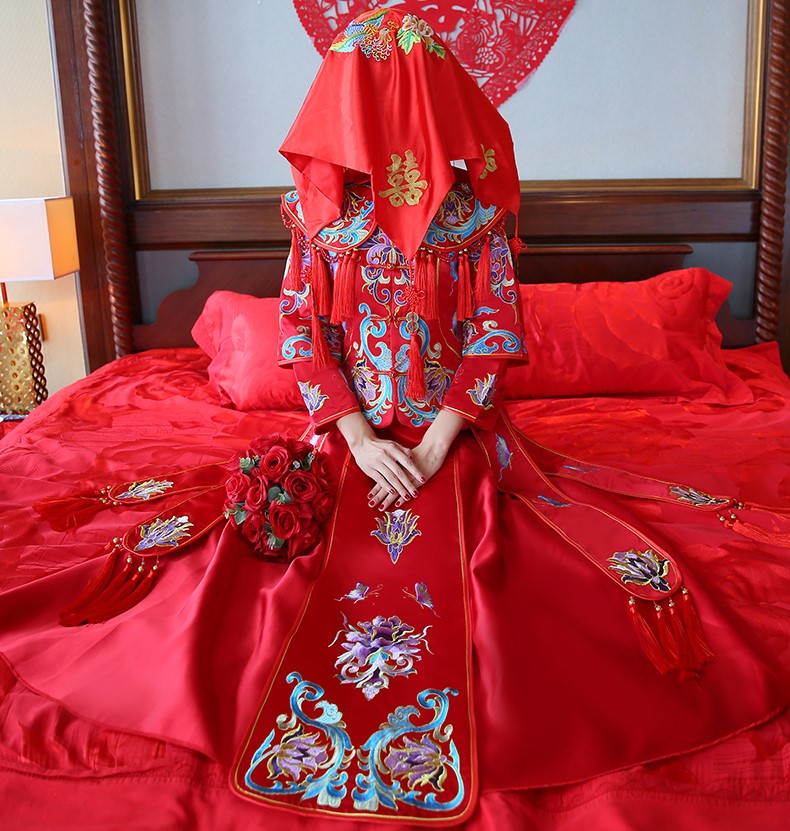 古典秀禾中式禮服，流蘇新娘結(jié)婚禮服