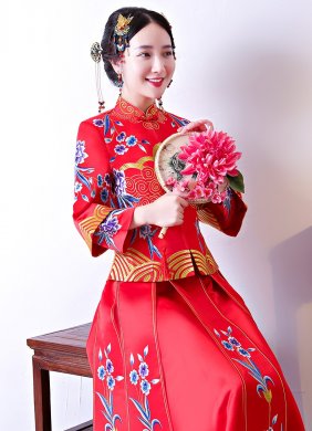 古典中國風中式禮服，牡丹多喜刺繡新娘禮服