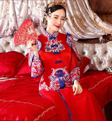 中國結傳統(tǒng)中式禮服，唯美秀禾服新娘禮服