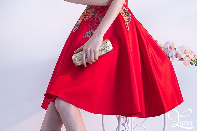 時尚中國風中式禮服，芍藥繡花新娘結婚禮服