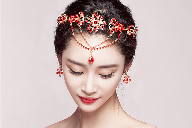 中式三件套裝敬酒服額飾，優(yōu)美盤發(fā)配飾發(fā)飾