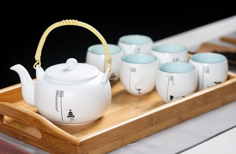 樸實(shí)無(wú)華，簡(jiǎn)約厚重青釉陶瓷茶具