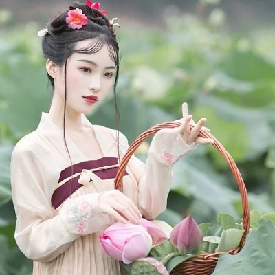 提籃采蓮女生頭像，唯美古風(fēng)真人頭像