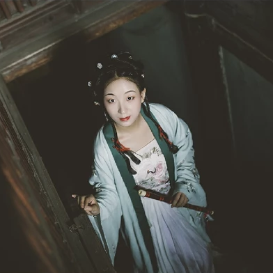 古典氣息帶傘女生頭像，唯美古風(fēng)真人頭像