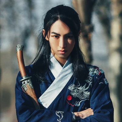 霸氣帶兵器男生頭像，唯美古風(fēng)真人頭像