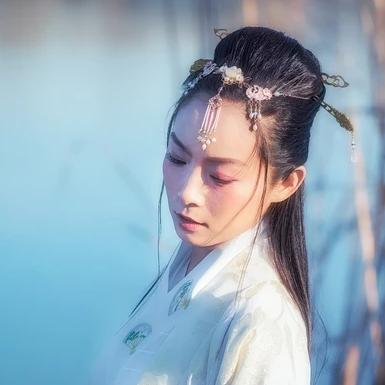 文藝帶笛子女生頭像，唯美古風真人頭像