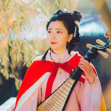 紅色披風(fēng)帶琵琶文藝頭像，唯美古風(fēng)真人頭像