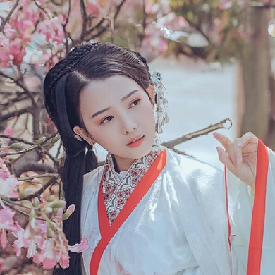 粉色木棉花少女頭像，唯美古風真人頭像