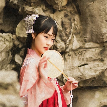 小清新粉衣帶團(tuán)扇女生頭像，唯美古風(fēng)真人頭像