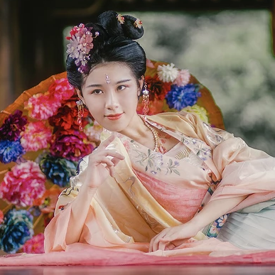 花樣年華女子頭像，唯美古風真人頭像