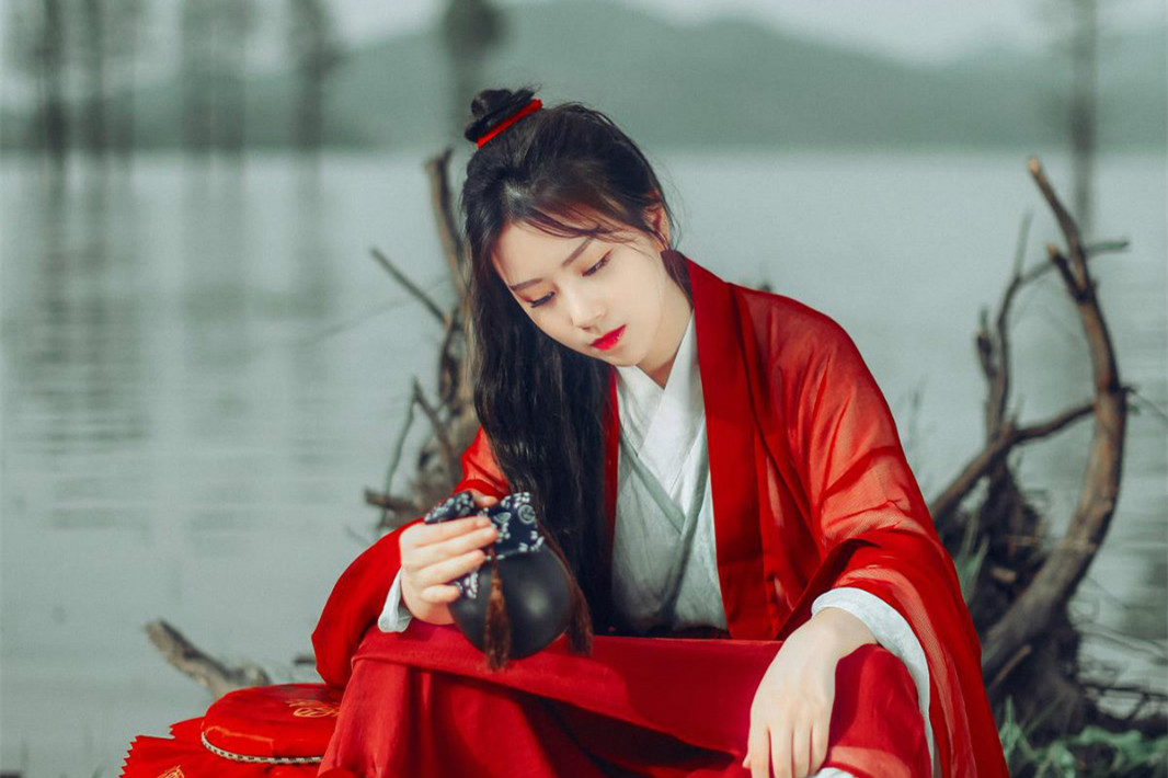 江湖俠風(fēng)女子古風(fēng)頭像，灑脫自在真人qq頭像