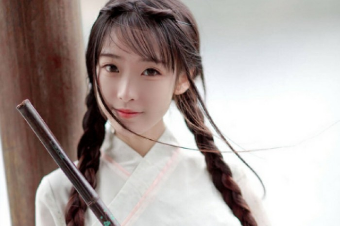 柳眉杏眼女生頭像，古風(fēng)女子qq頭像