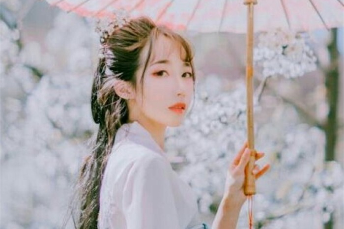 俏麗女子真人古風(fēng)頭像，婉風(fēng)流轉(zhuǎn)女生頭像
