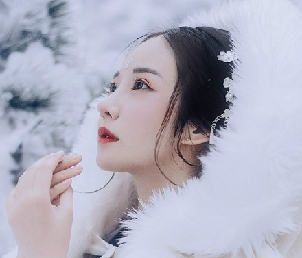 唯美雪景古裝美女圖片，清新淡雅的古裝攝影欣賞