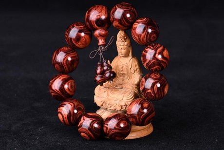 黃花梨手串價格是多少，黃花梨手串怎么鑒定真假